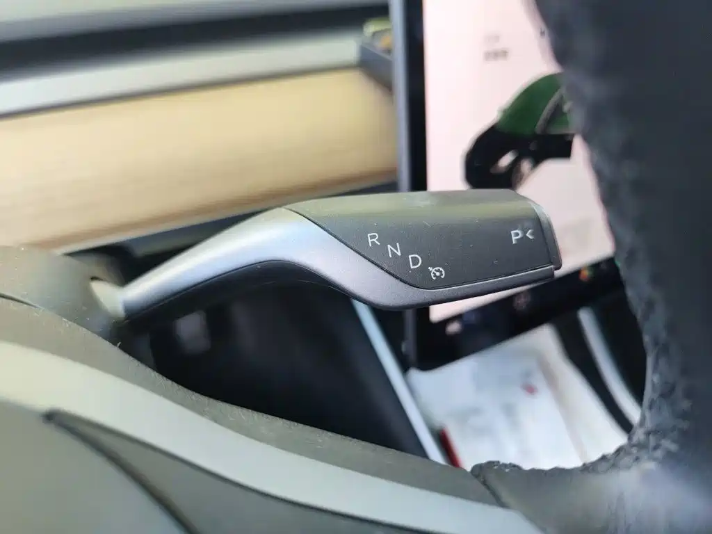 Tesla Model 3 — миниатюра 15