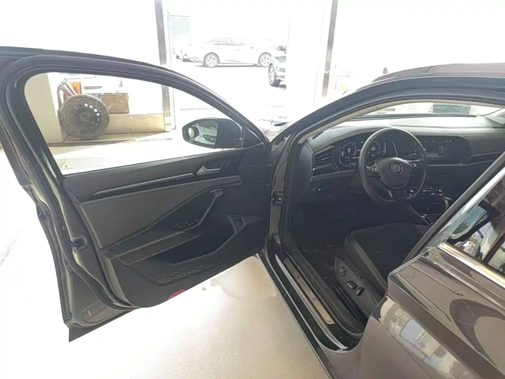Volkswagen Sagitar — миниатюра 16