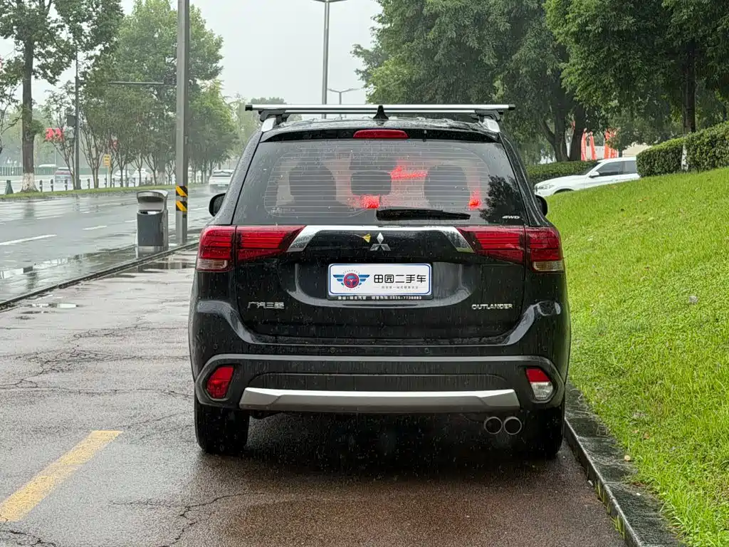 Mitsubishi Outlander — миниатюра 5