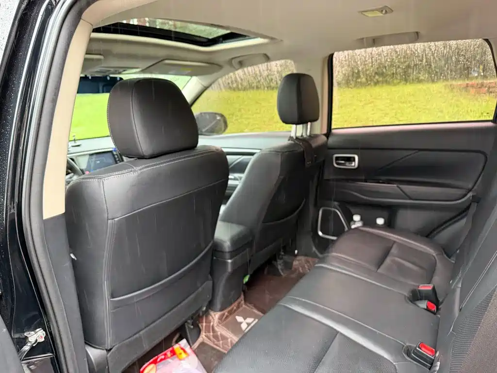 Mitsubishi Outlander — миниатюра 11
