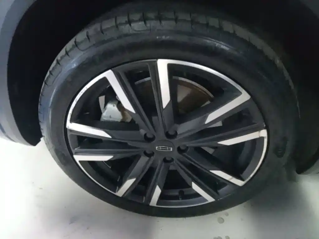 Geely Xingyue L — миниатюра 23