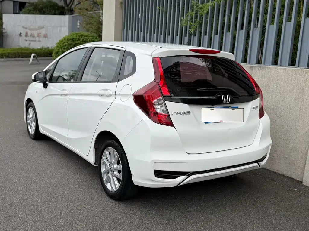 Honda Fit — миниатюра 4