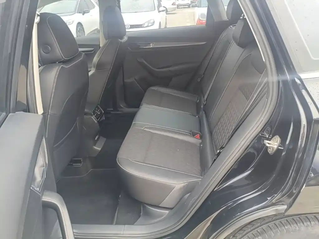 Skoda Karoq — миниатюра 17