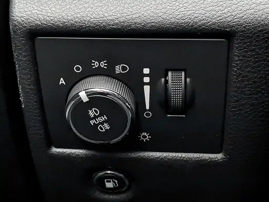 Jeep Grand Cherokee (Import) — миниатюра 21
