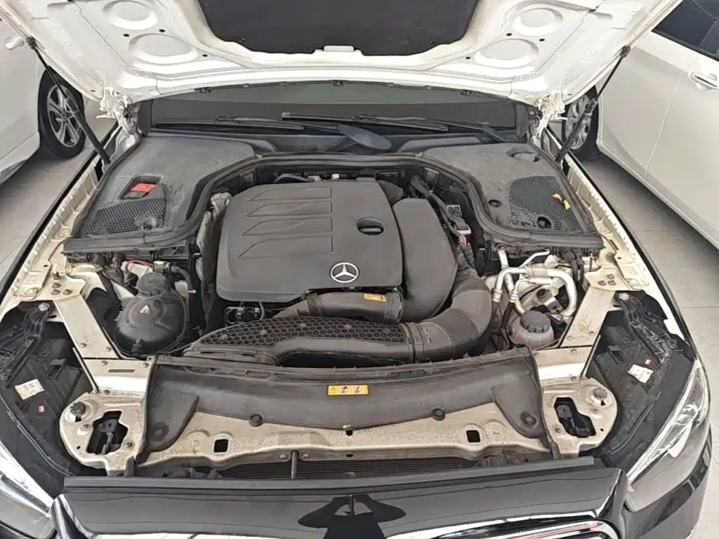 Mercedes-Benz E-Class (Import) — миниатюра 20