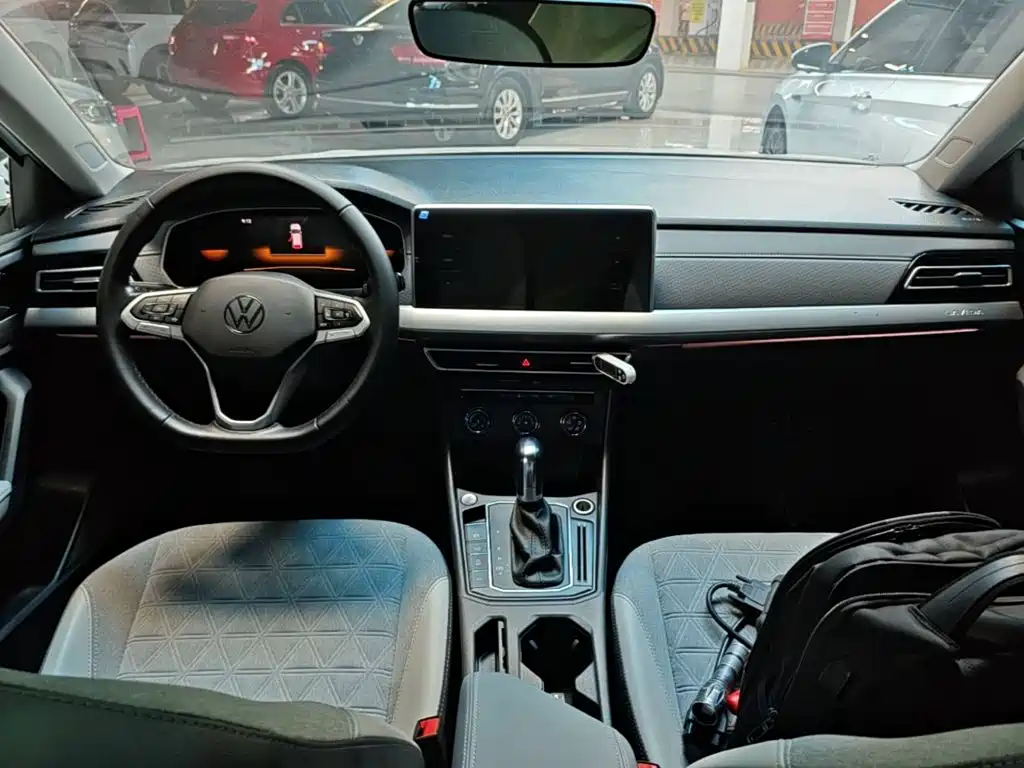 Volkswagen Lavida — миниатюра 10