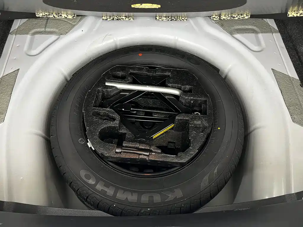 Volkswagen Sagitar — миниатюра 24