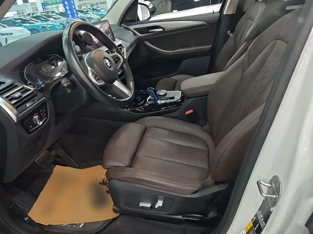 BMW iX3 — миниатюра 15