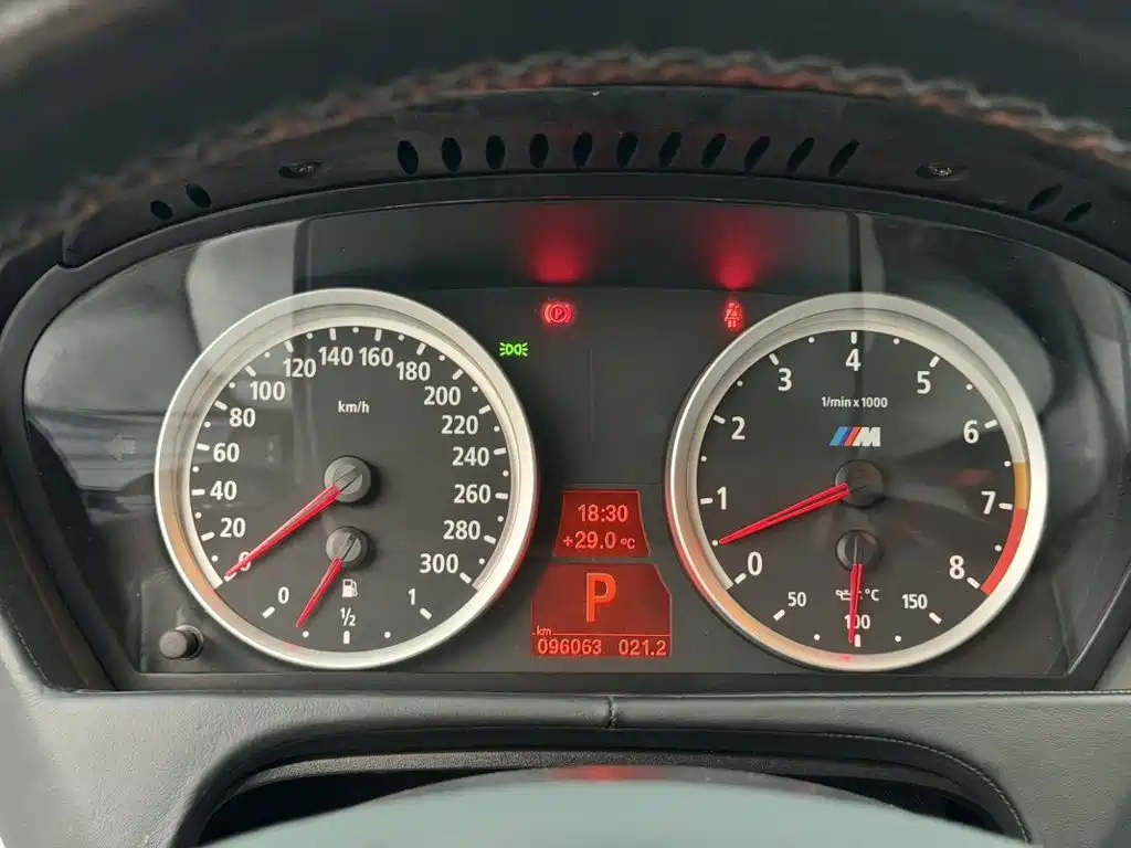 BMW X6 M — миниатюра 10