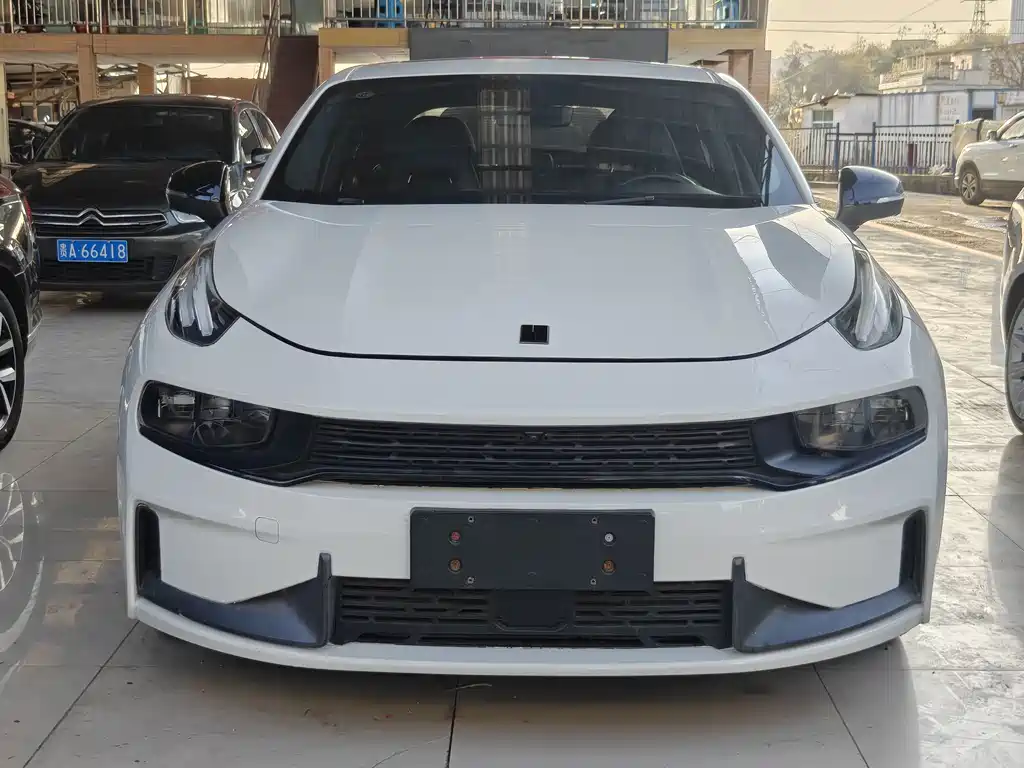 Lynk & Co 03 2020