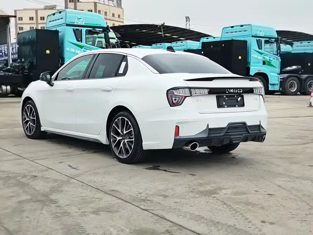 Lynk & Co 03 — миниатюра 14