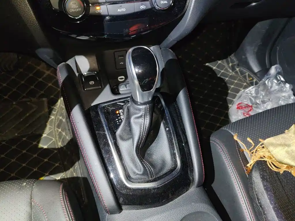 Nissan Qashqai — миниатюра 10