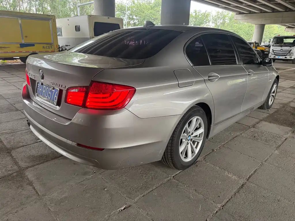 BMW 5 Series — миниатюра 3