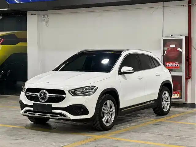 MERCEDES BENZ GLA