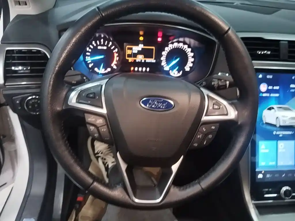 Ford Mondeo — миниатюра 11