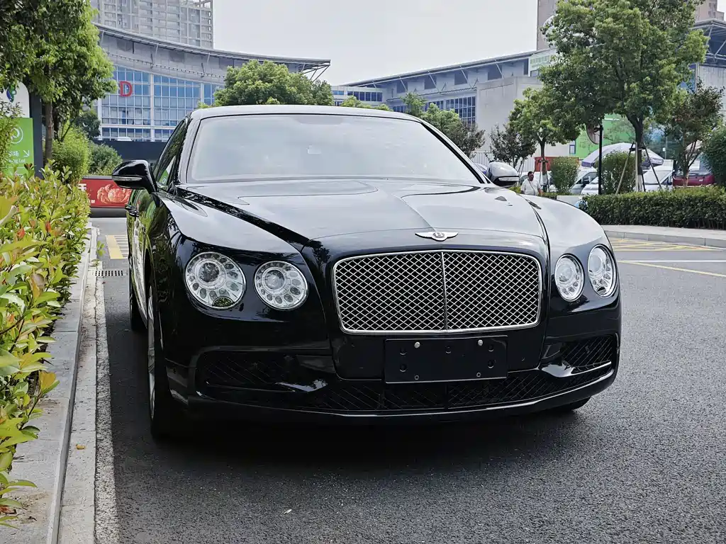 Bentley Flying Spur — миниатюра 3