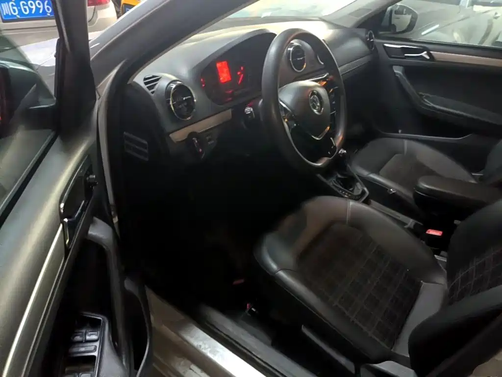 Volkswagen Jetta — миниатюра 16