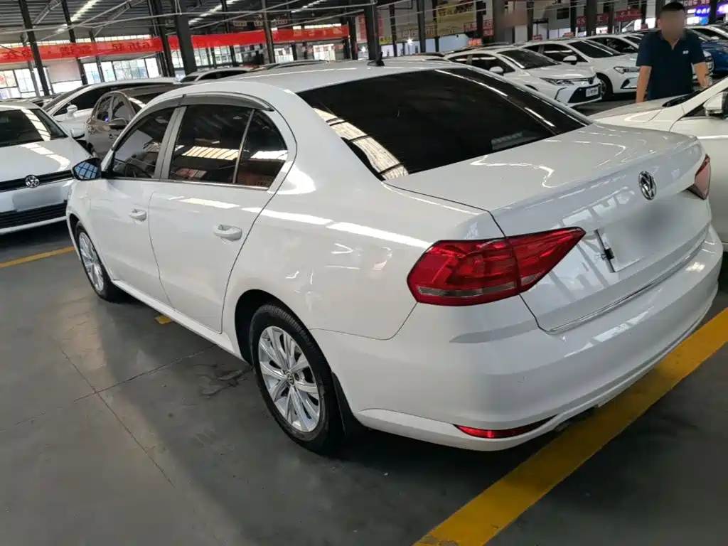 Volkswagen Lavida — миниатюра 5