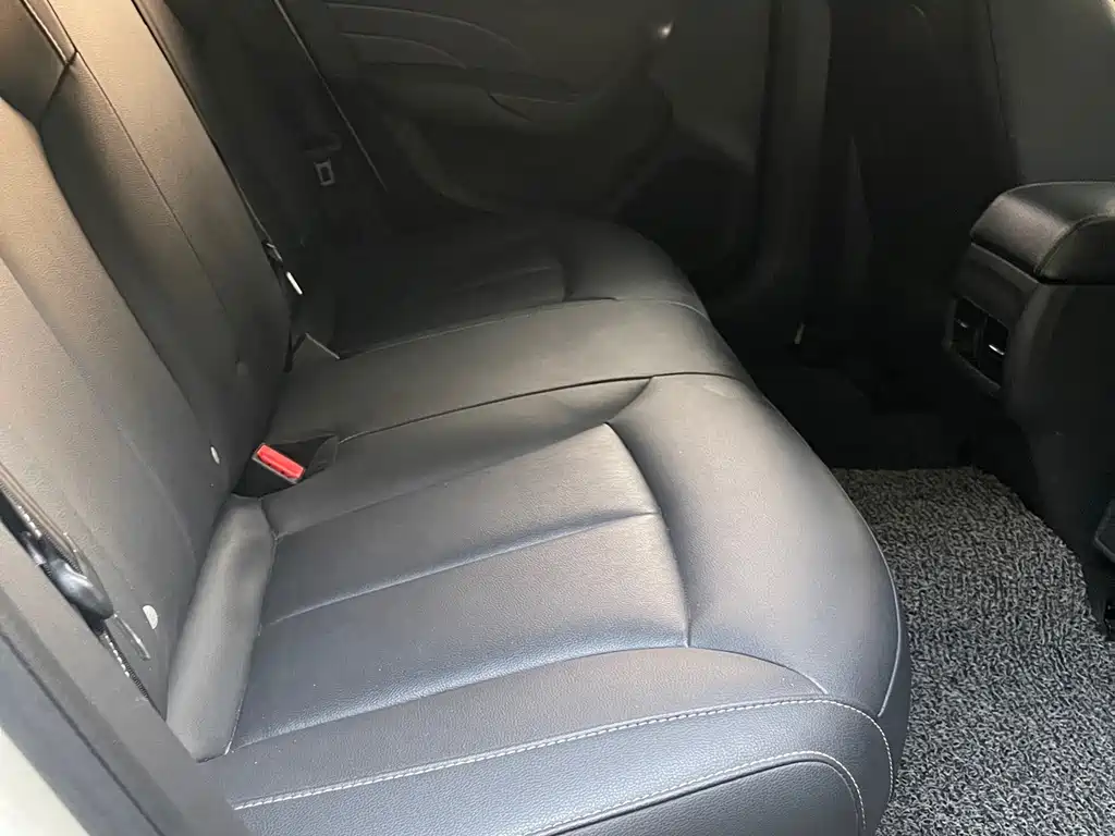 Roewe i6 New Energy — миниатюра 19