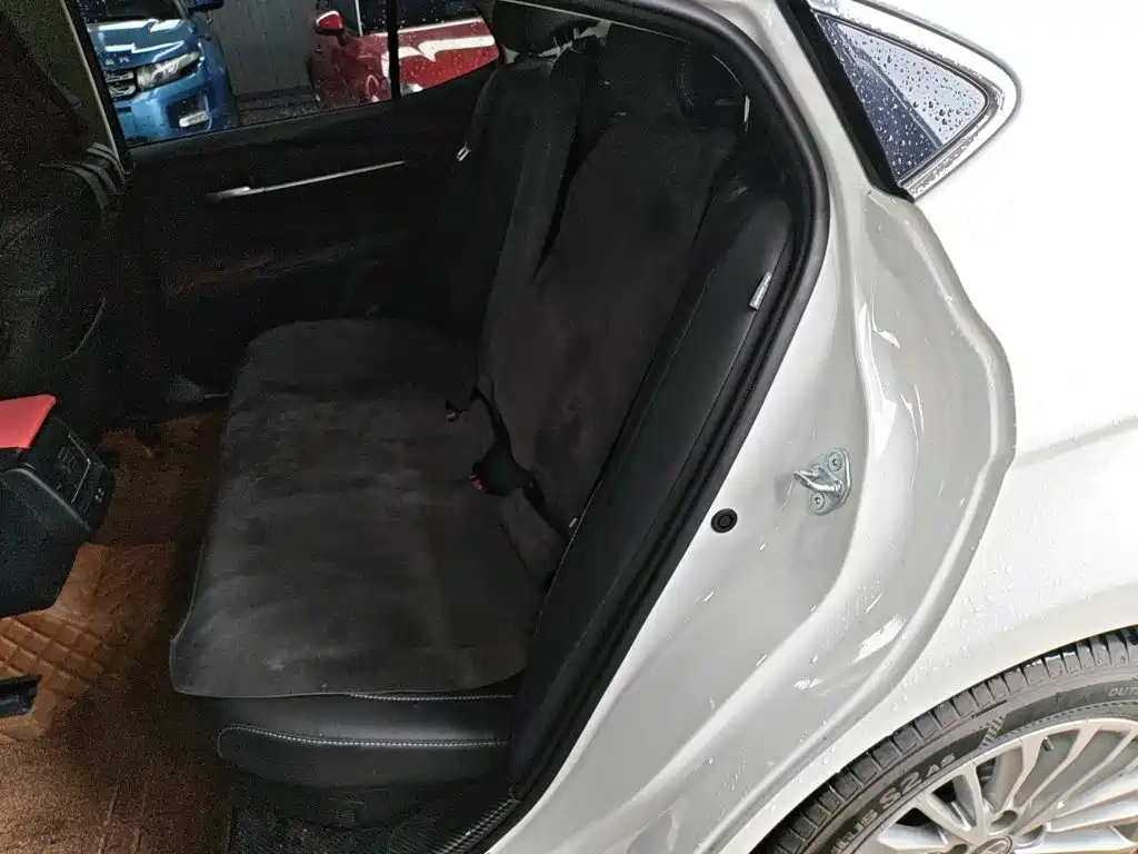 Toyota Camry — миниатюра 14
