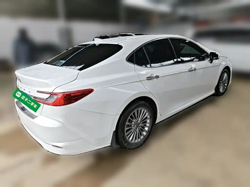 Toyota Camry — миниатюра 5