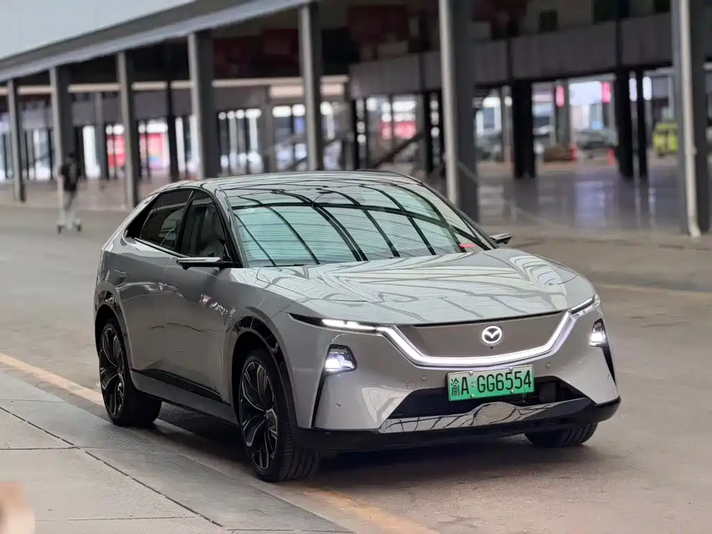 Mazda EZ-60 — миниатюра 3