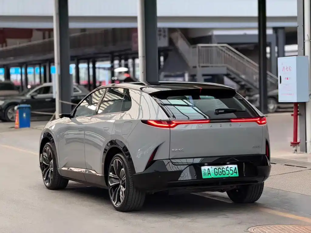 Mazda EZ-60 — миниатюра 13