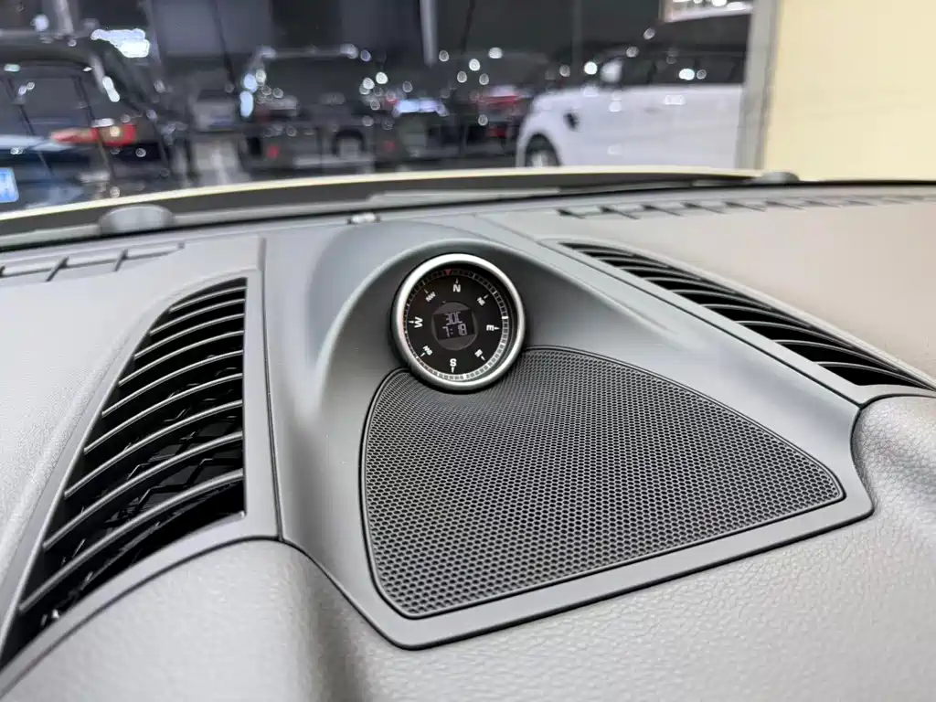 Porsche Cayenne — миниатюра 8