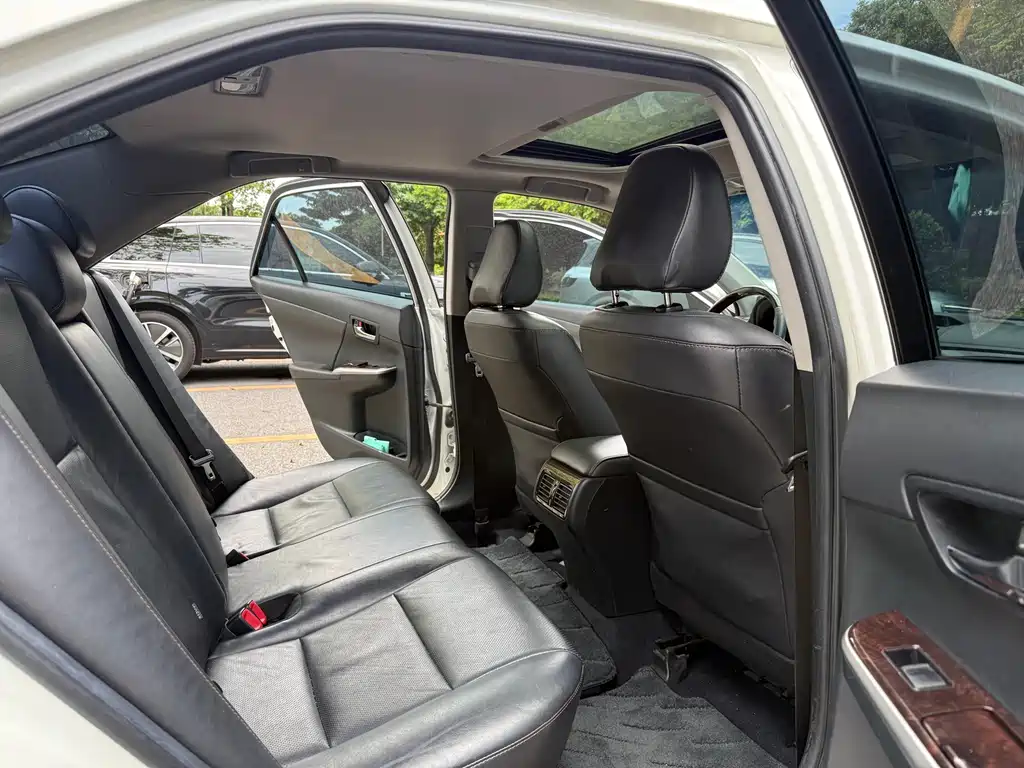 Toyota Camry 2016 2.0G Lead