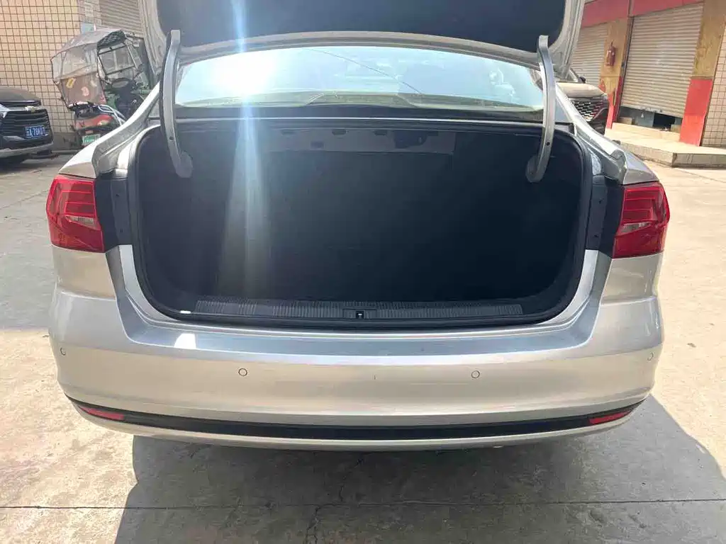 Volkswagen Bora 1.6L Auto Fashion Type, фото 8