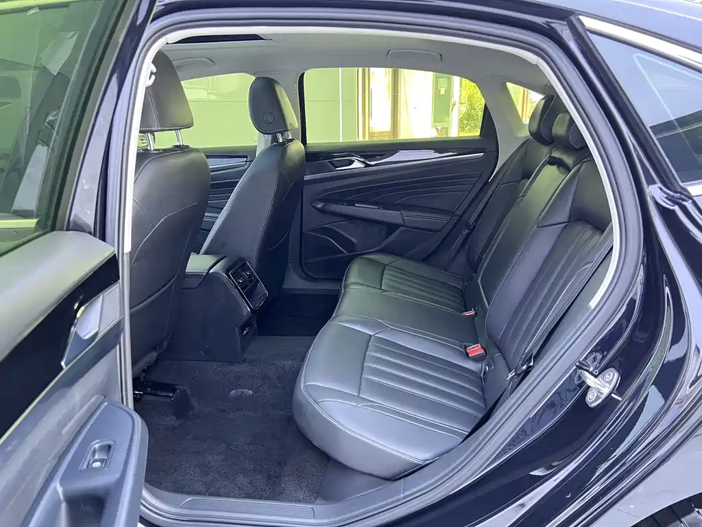 Volkswagen Passat — миниатюра 11