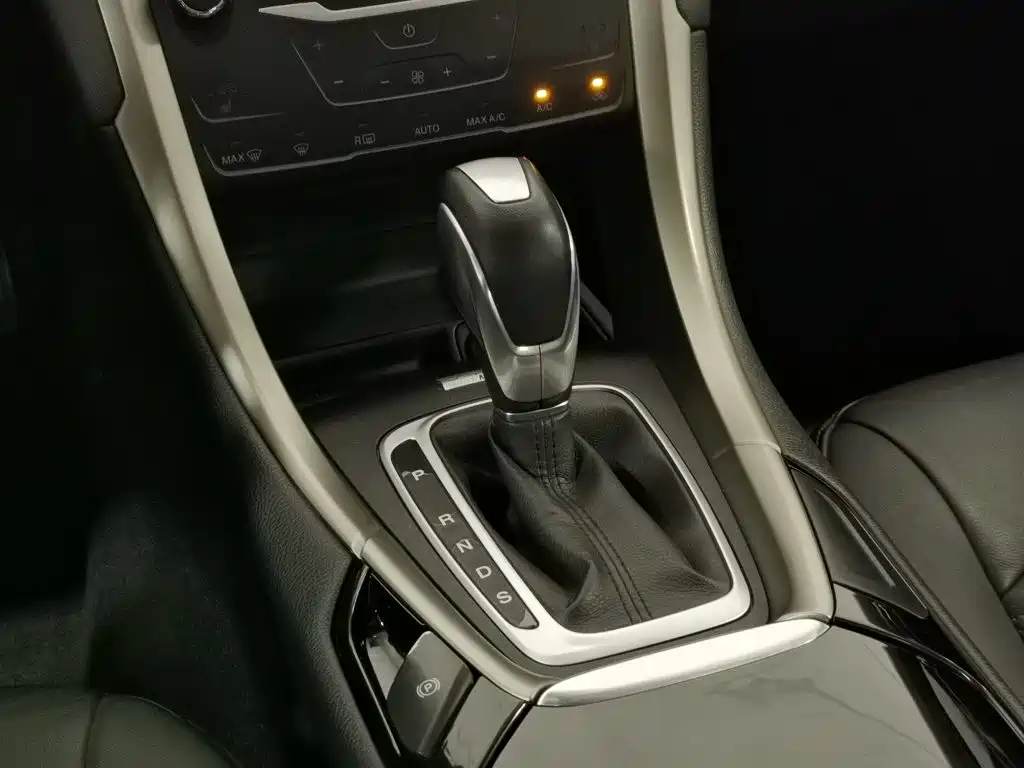 Ford Mondeo — миниатюра 13