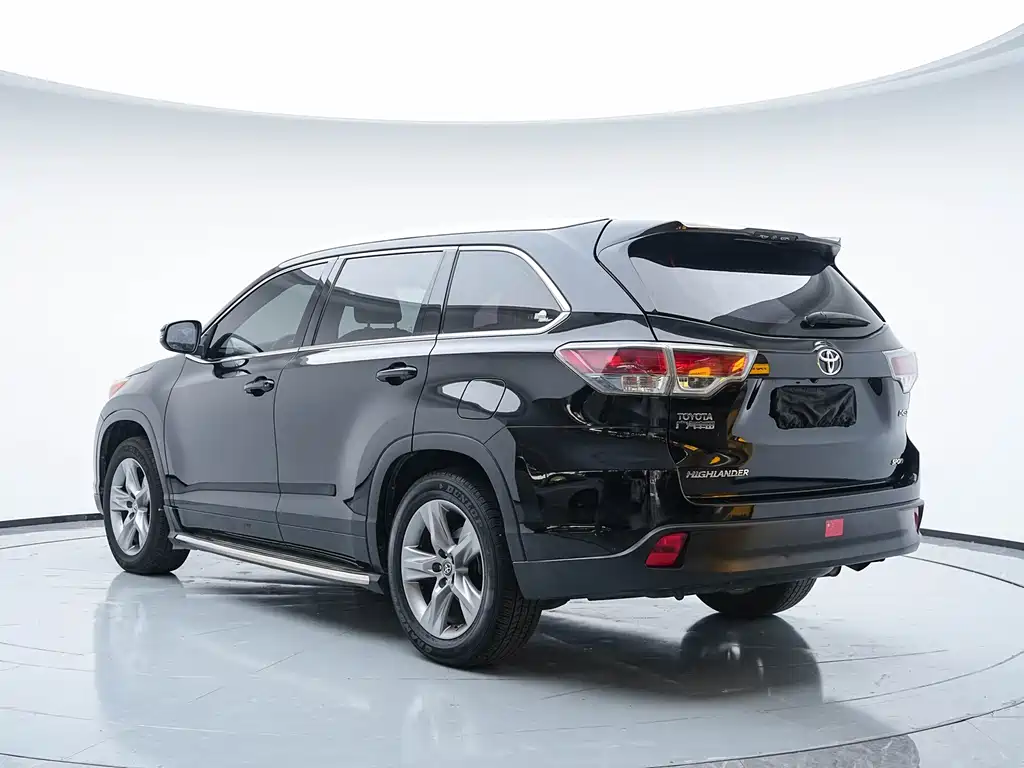 Toyota Highlander 2015 2.0T Luxury 7 мест