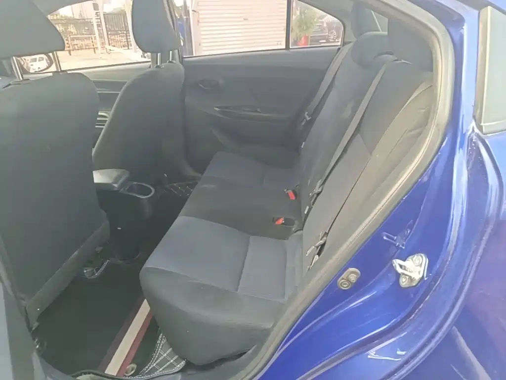 Toyota Yaris L — миниатюра 17