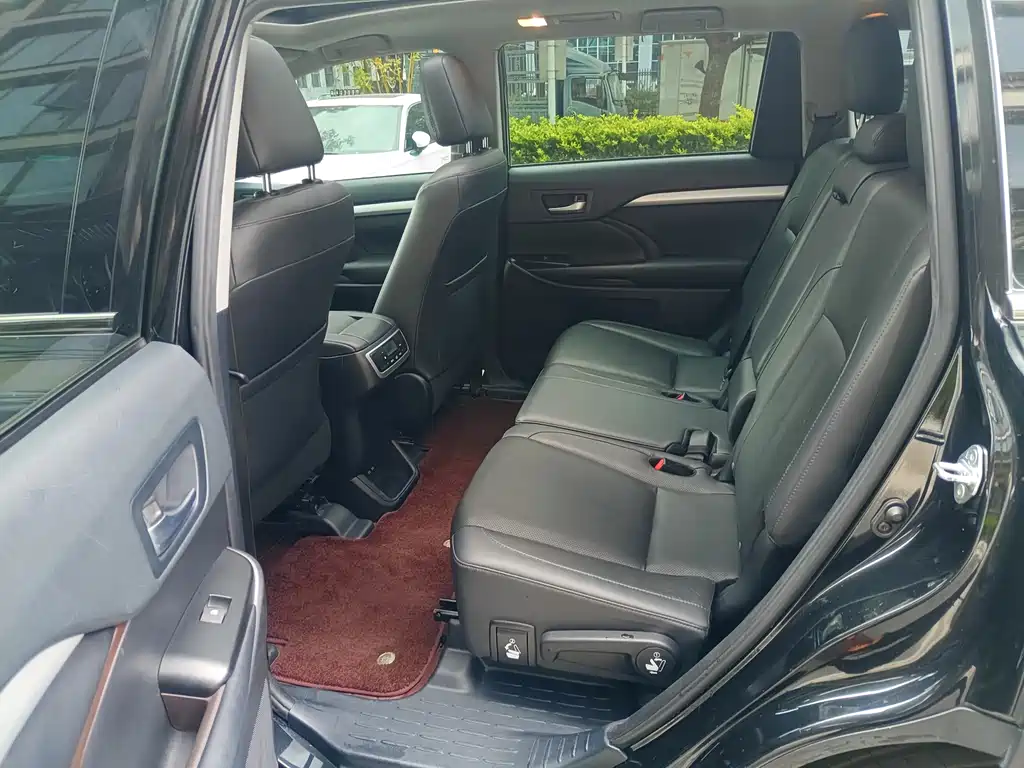 Toyota Highlander — миниатюра 12