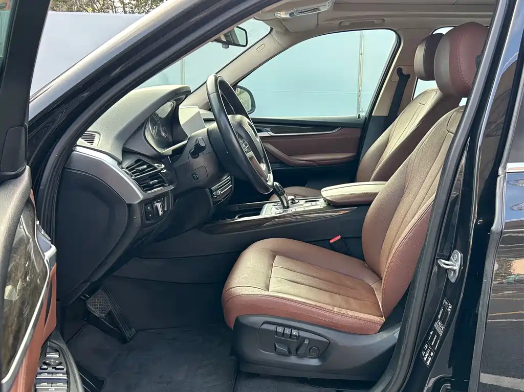 BMW X5 (Import) — миниатюра 10