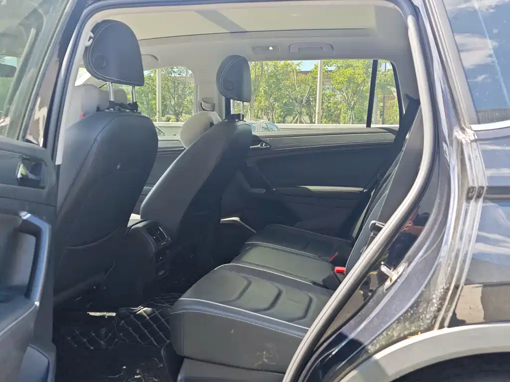 Volkswagen Tiguan L L 2021 330TSI AT R-Line