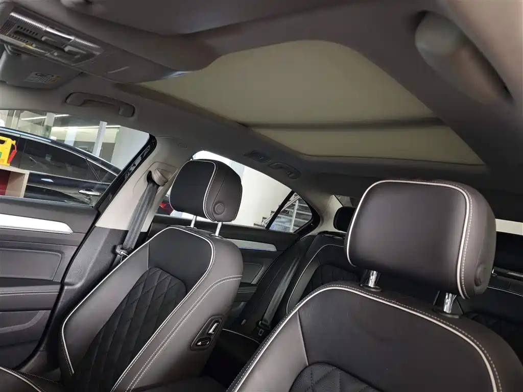 VOLKSWAGEN MAGOTAN GTE PLUG IN HYBRID