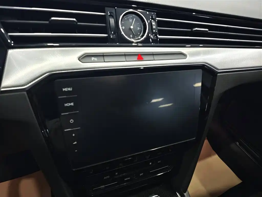 VOLKSWAGEN MAGOTAN GTE PLUG IN HYBRID