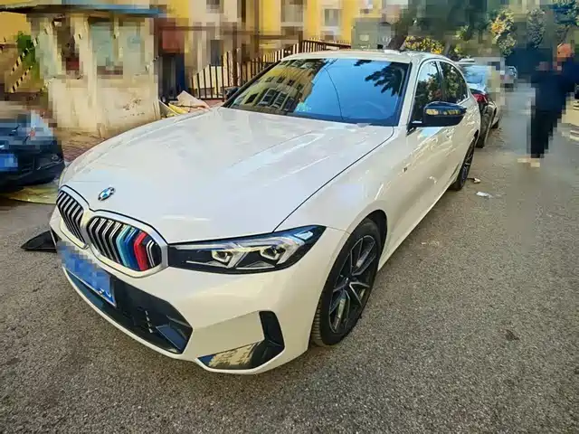 BMW 3 SERIES