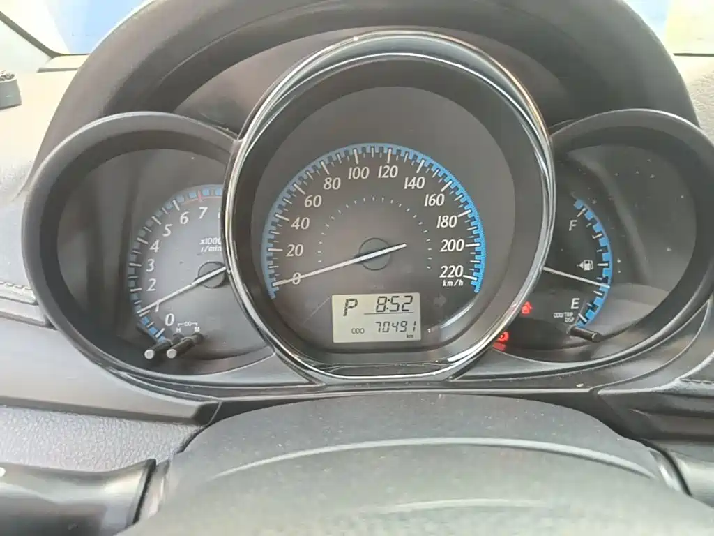 Toyota Yaris L — миниатюра 12