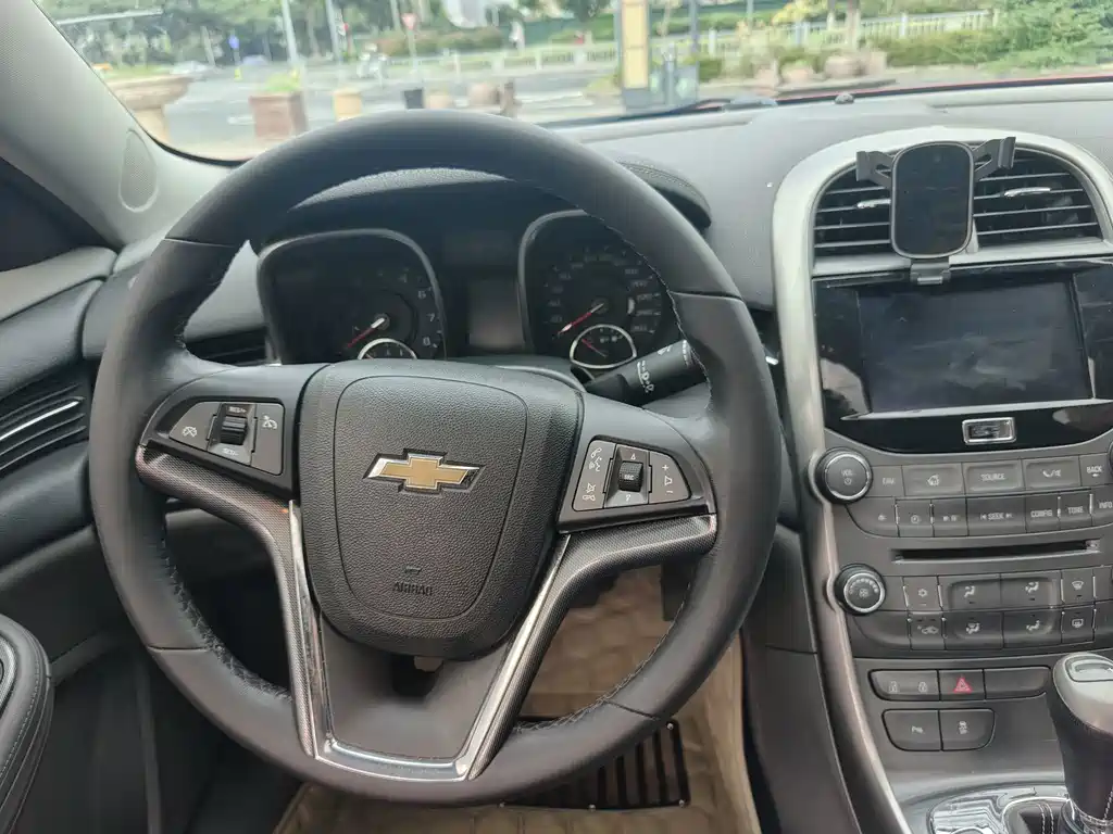 Chevrolet Malibu — миниатюра 12