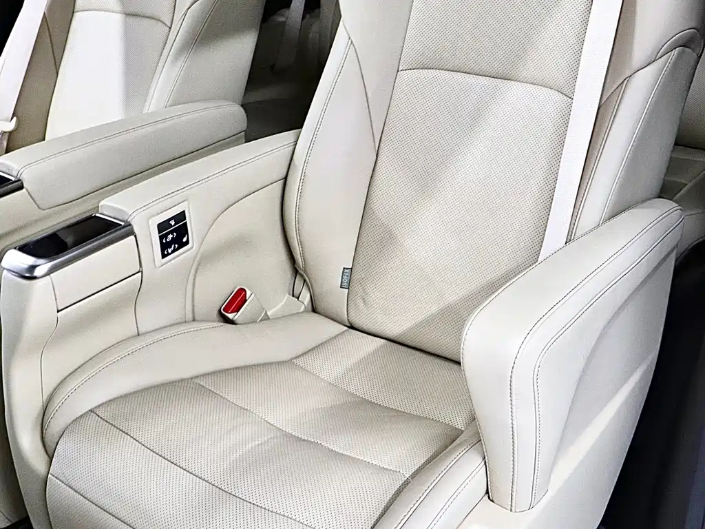 Toyota Alphard — миниатюра 14