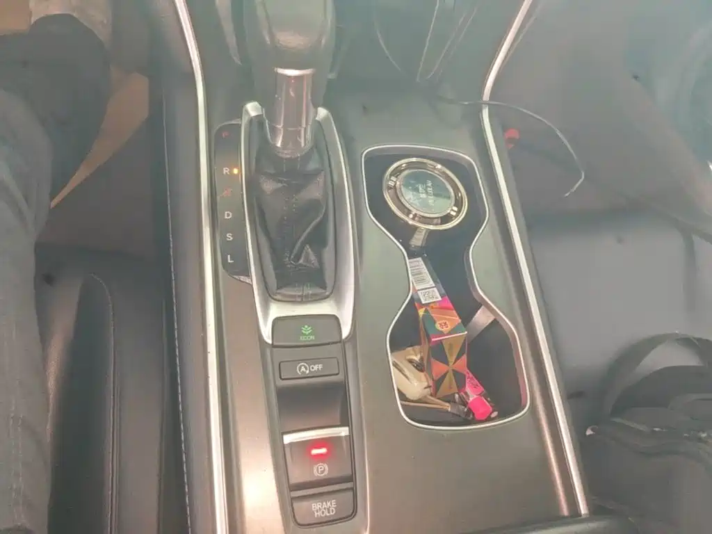 Honda Accord — миниатюра 14