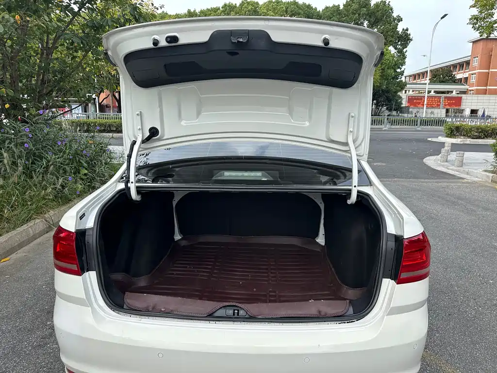 Volkswagen Lavida — миниатюра 16