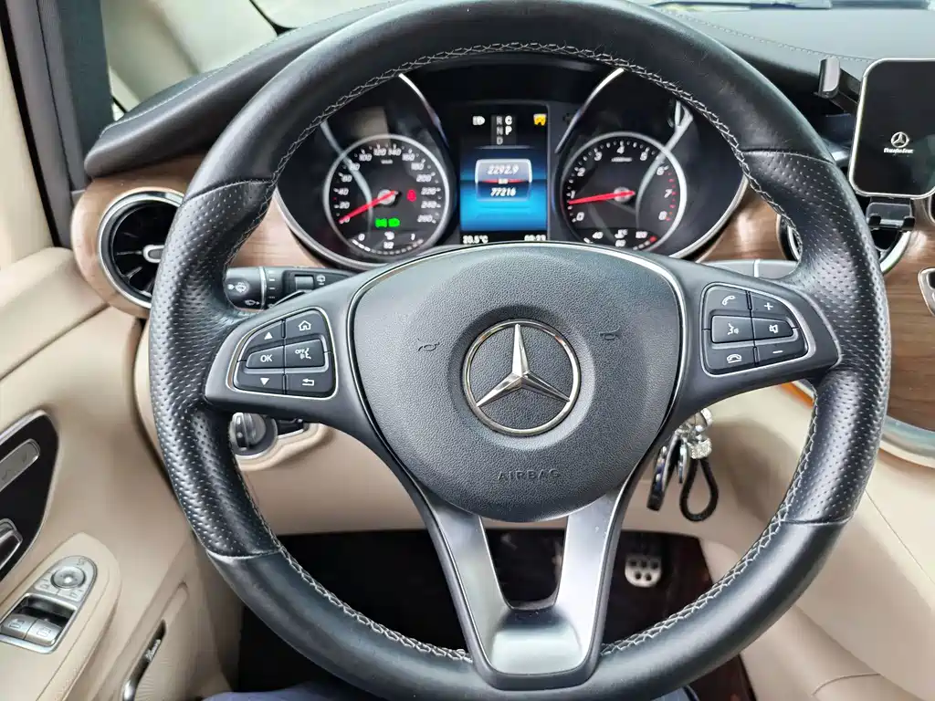 Mercedes-Benz V-Class — миниатюра 9