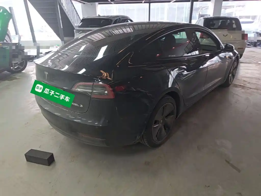Tesla Model 3 — миниатюра 7