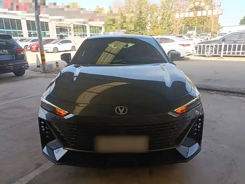 Changan UNI-V — миниатюра 3