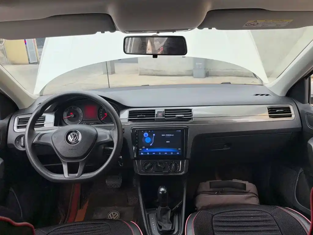 Volkswagen Santana — миниатюра 7