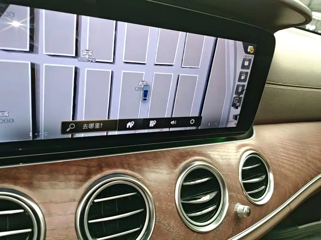 Mercedes-Benz E-Class — миниатюра 13